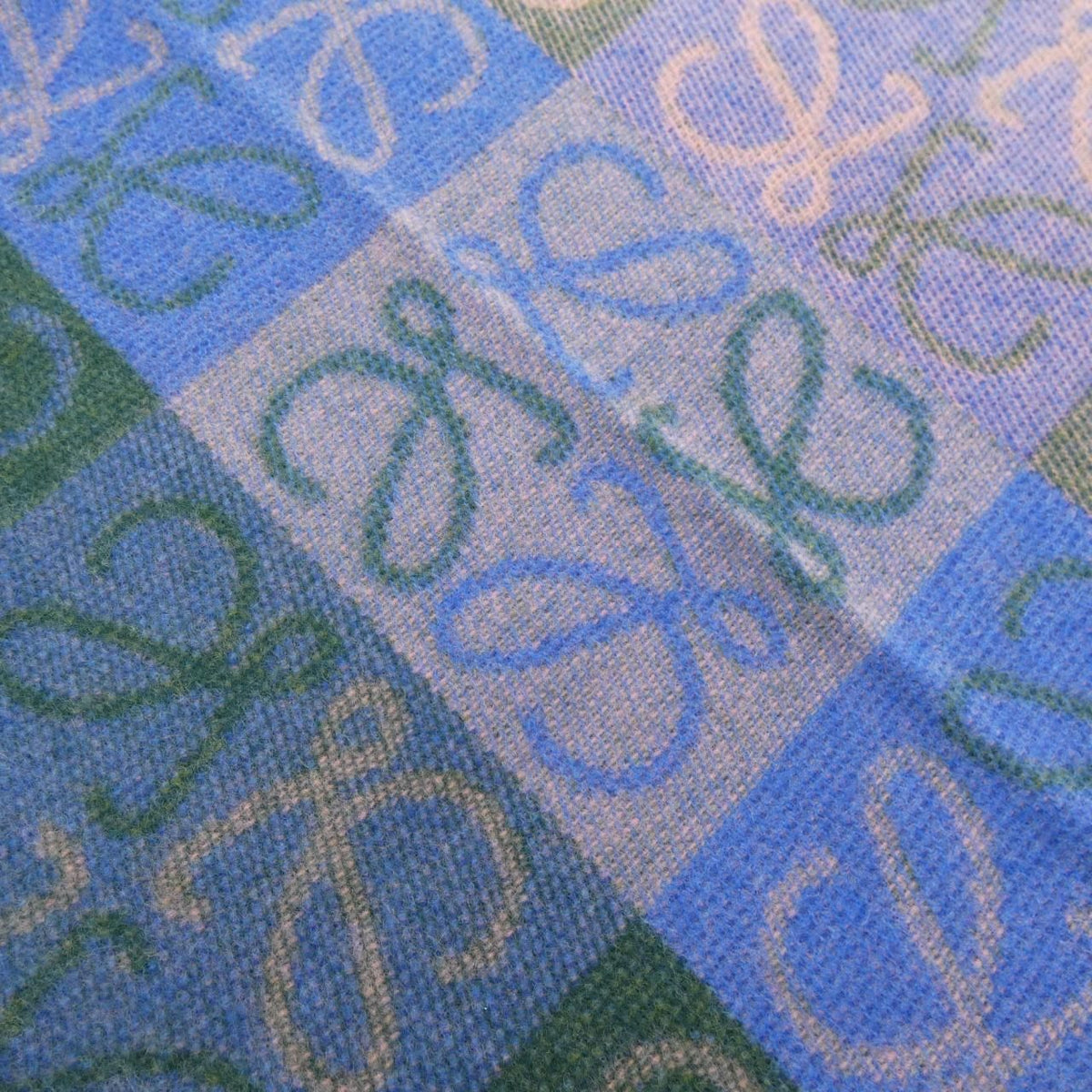 Loewe Scarf Green — view 3