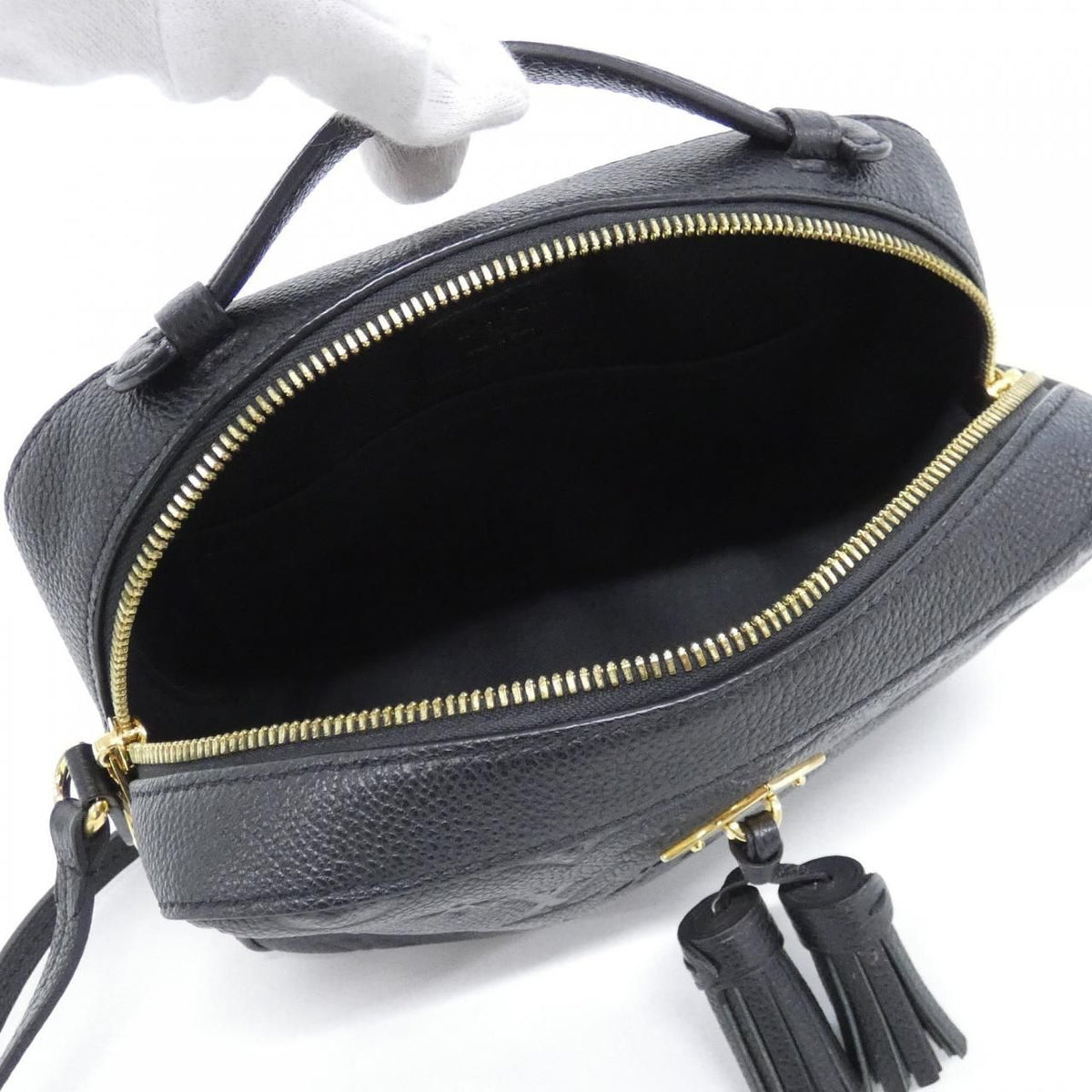 Louis Vuitton Monogram Empreinte Saintonge Shoulder Bag — view 6