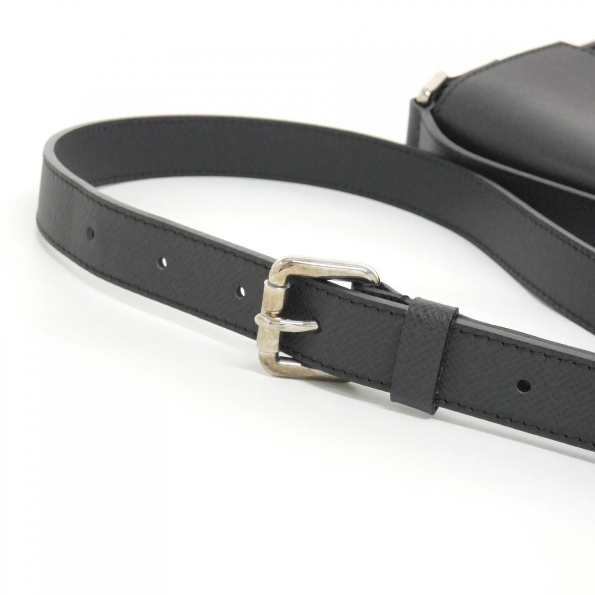 Louis Vuitton Vintage Taiga Luca Shoulder Bag — view 6