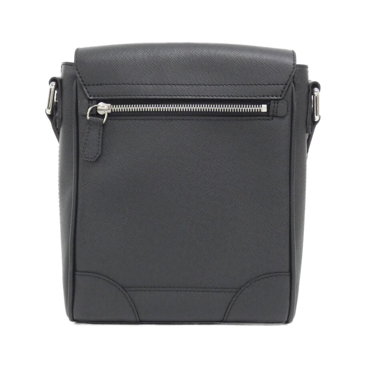 Louis Vuitton Vintage Taiga Luca Shoulder Bag — view 2