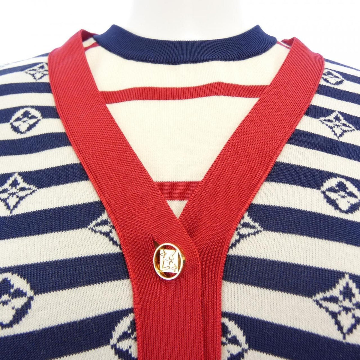 Louis Vuitton Escale Logo Border Ensemble — view 6