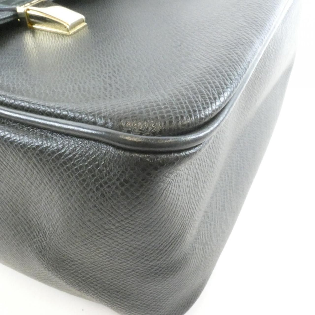 Louis Vuitton Taiga Shoulder Bag — view 3