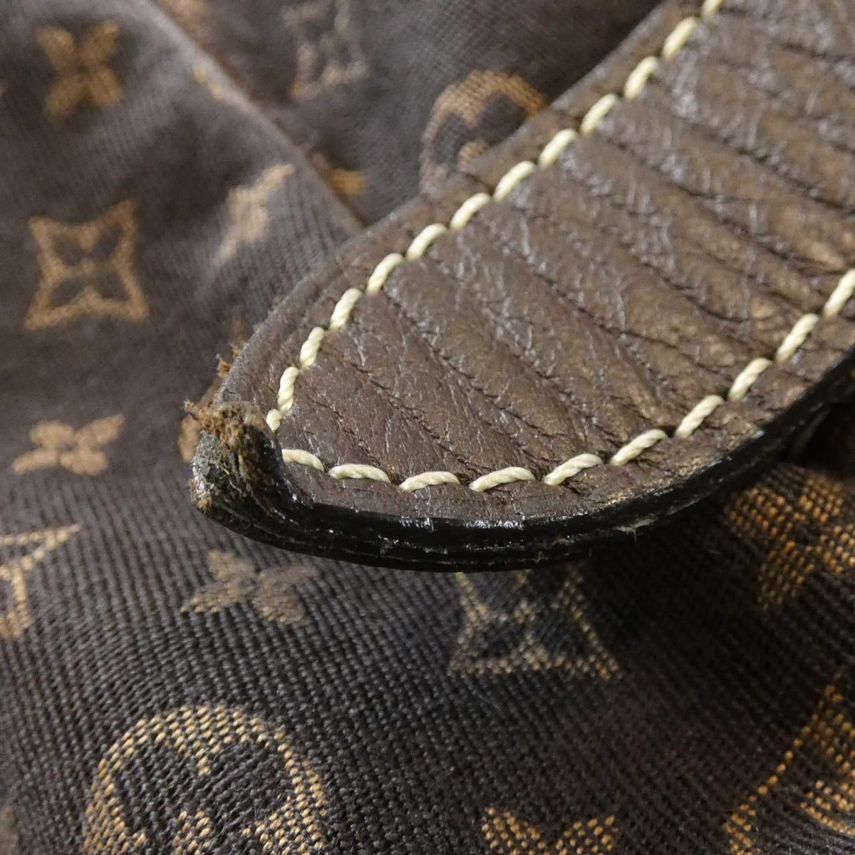 Louis Vuitton Monogram Mini Lin Saumur XL — view 5