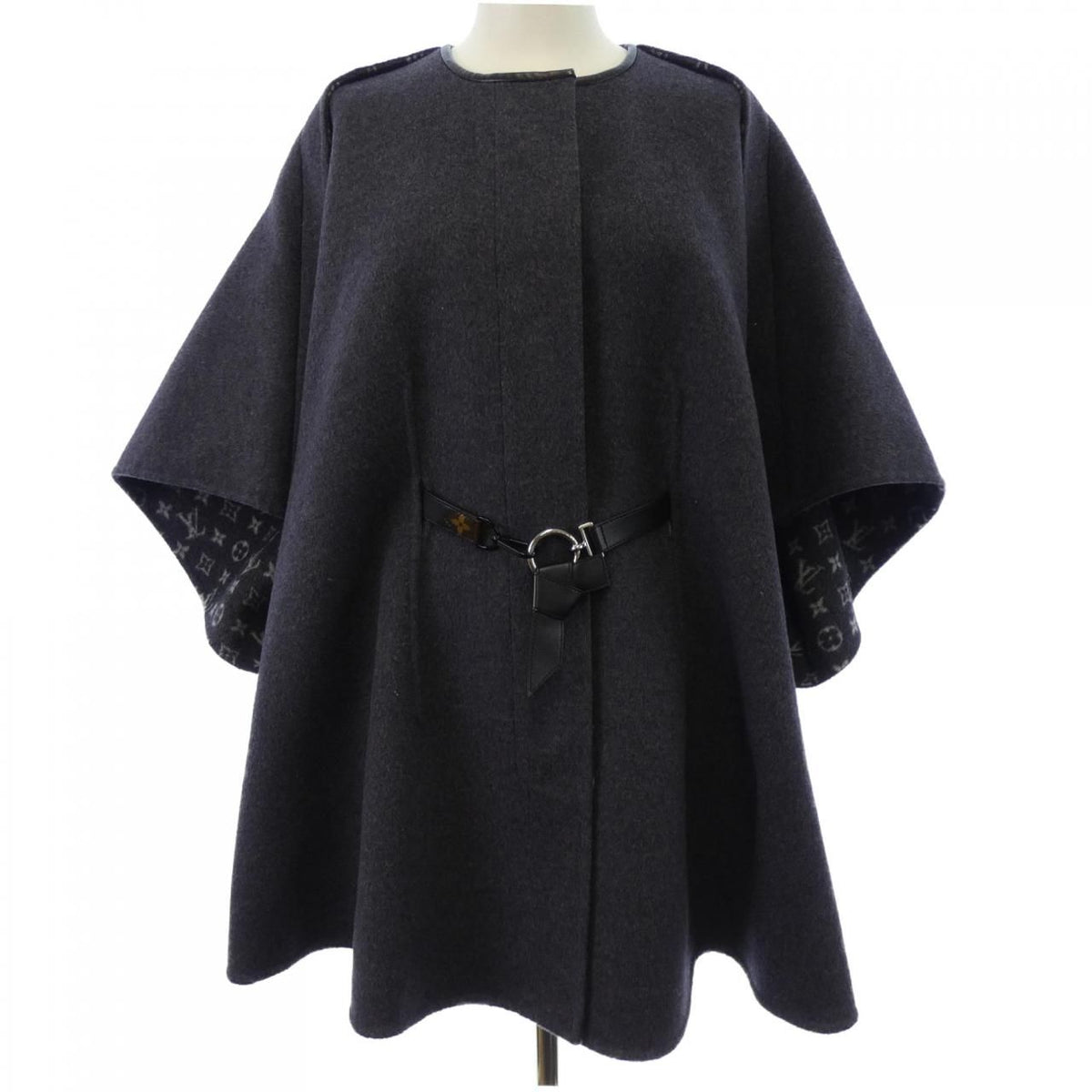 Louis Vuitton Cape Gray