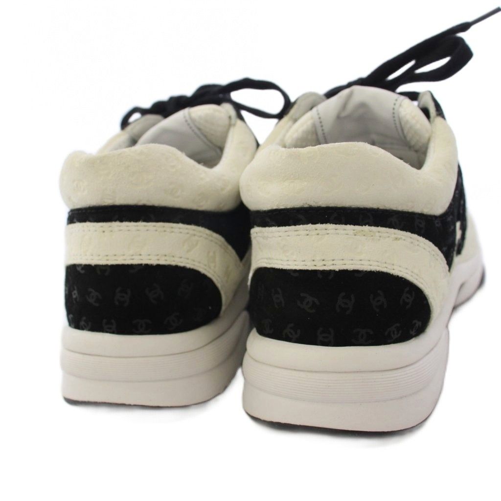 Chanel CC Logo Sneakers Suede White Black — view 3