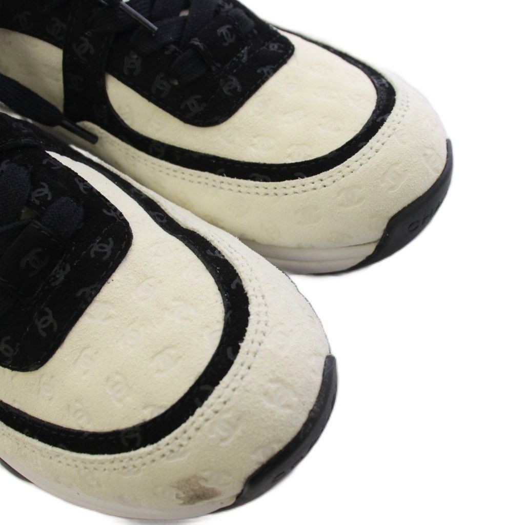 Chanel CC Logo Sneakers Suede White Black — view 4