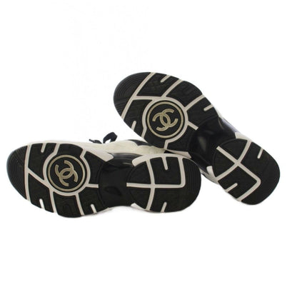 Chanel CC Logo Sneakers Suede White Black — view 6