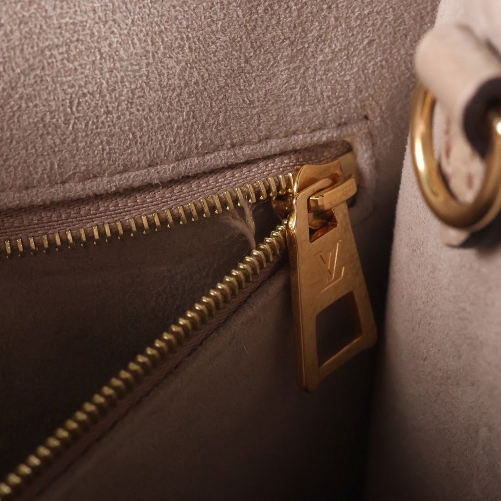 Louis Vuitton Monogram Empreinte On The Go PM 2-Way Shoulder Bag Beige Leather — view 7