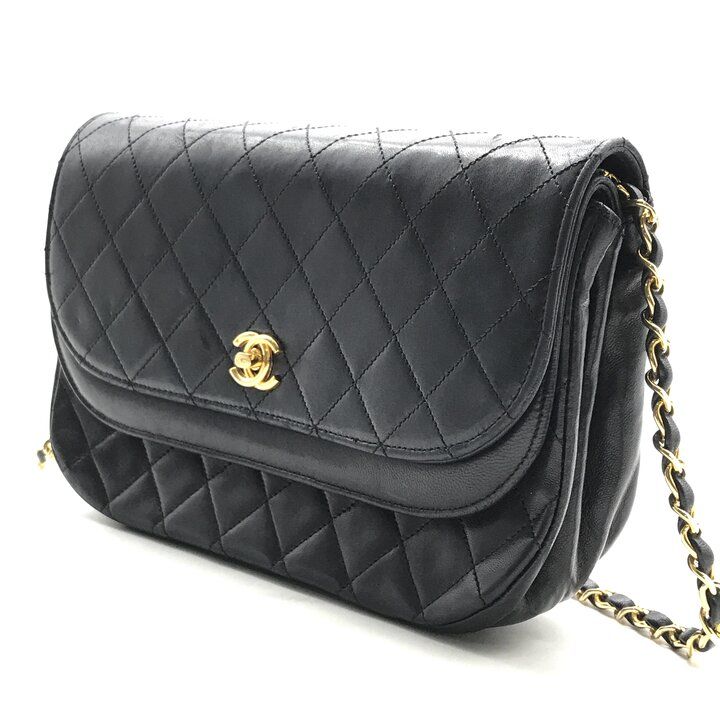 Chanel CC Logo Turnlock Lambskin Chain Shoulder Bag Black — view 2