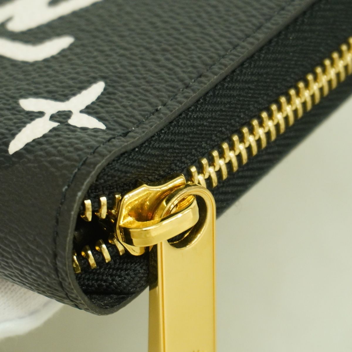 Louis Vuitton Wallet Wild at Heart Zippy Black — view 5