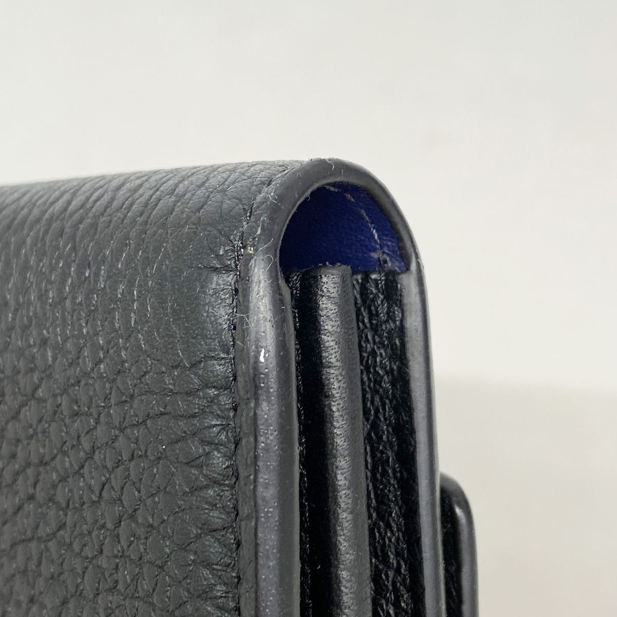Louis Vuitton Wallet Taurillon Portefeuille Capucines Black — view 5