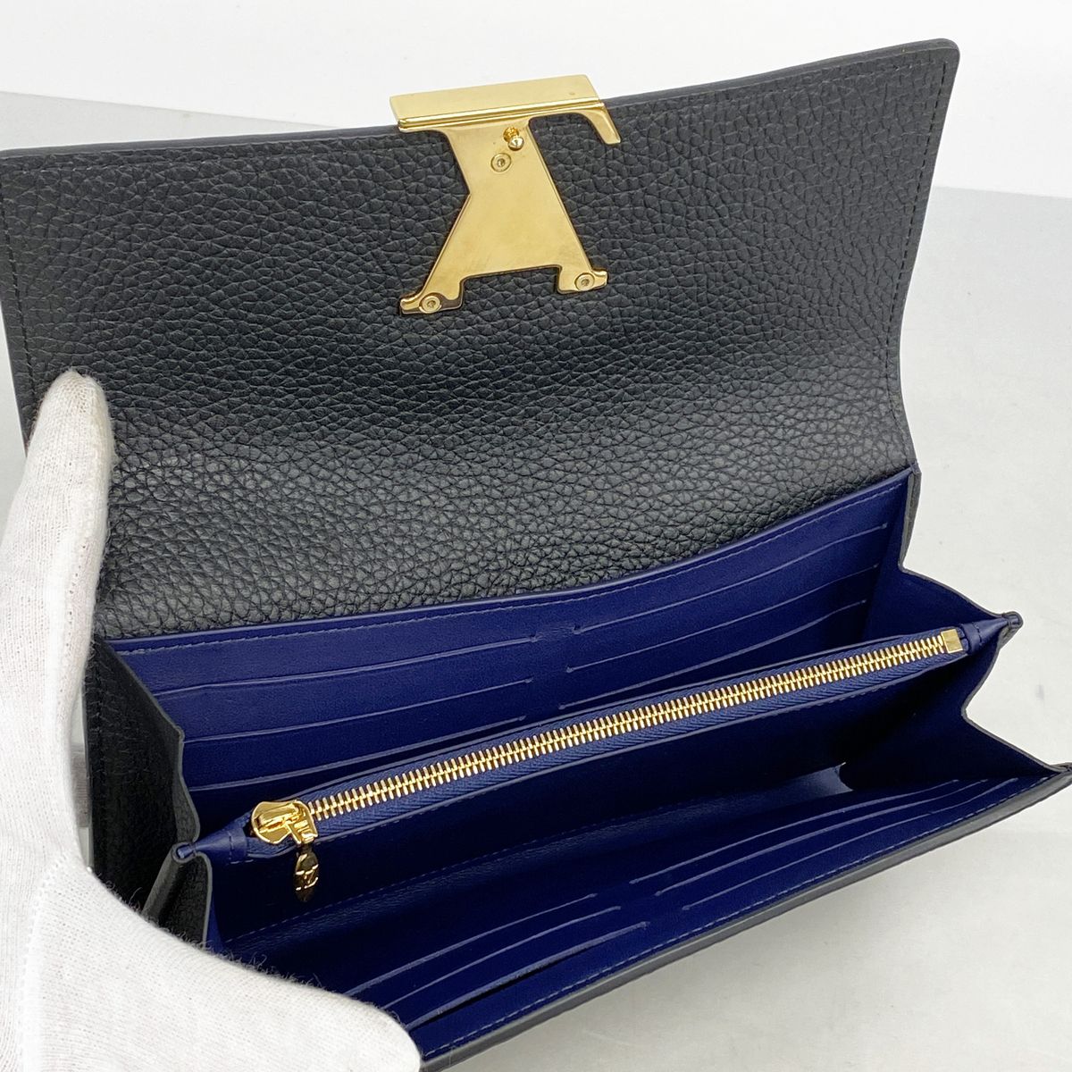 Louis Vuitton Wallet Taurillon Portefeuille Capucines Black — view 3