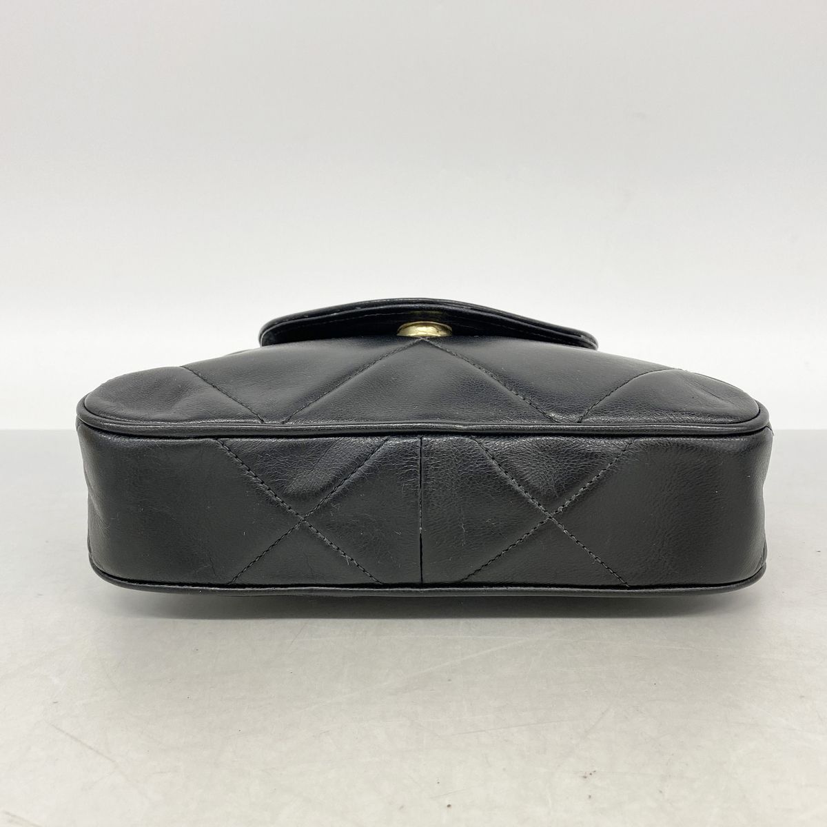 Chanel Shoulder Bag Lambskin Black — view 3