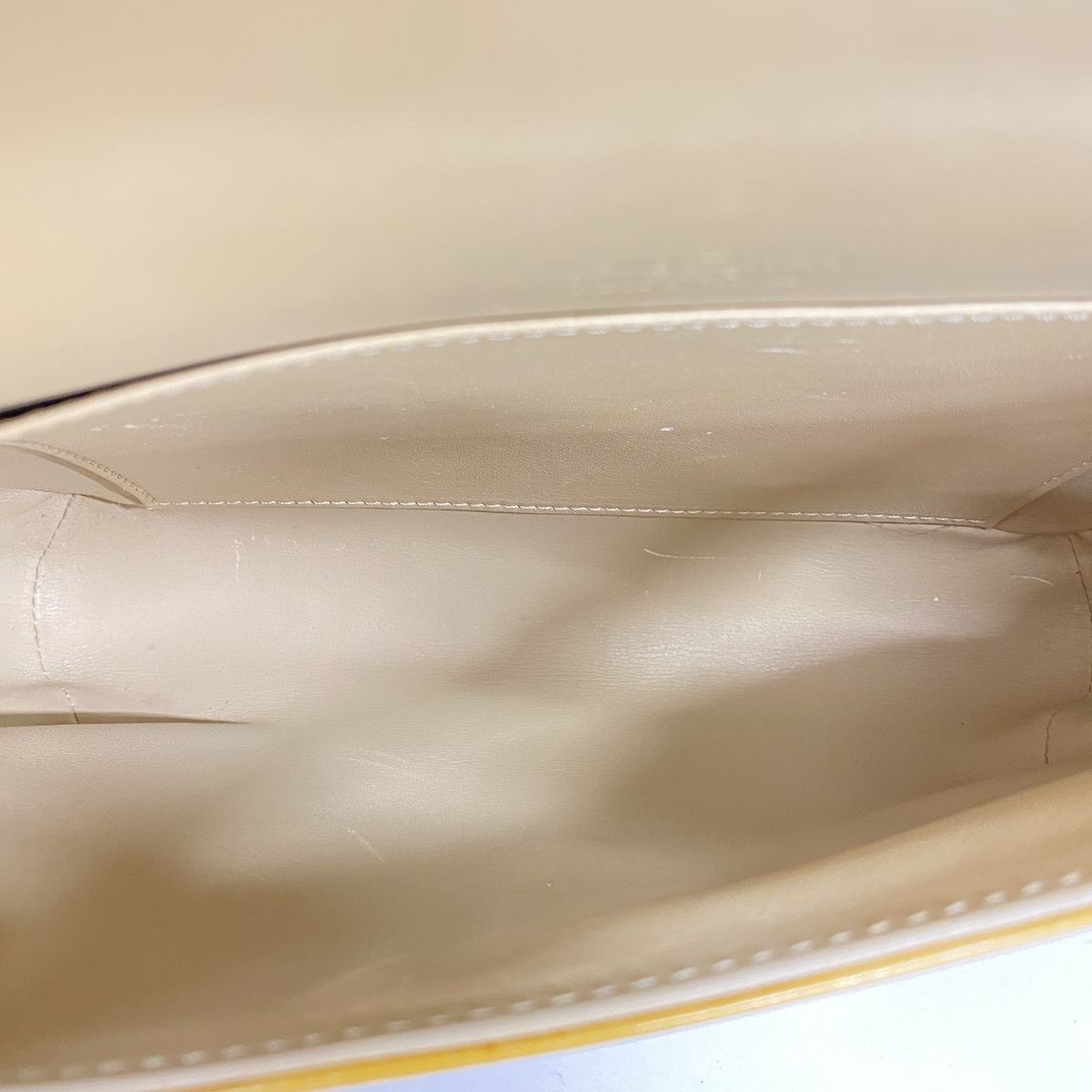 Louis Vuitton Shoulder Bag Vernis Thompson Street Beige — view 4