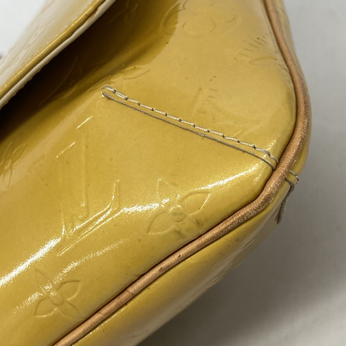 Louis Vuitton Shoulder Bag Vernis Thompson Street Beige — view 6