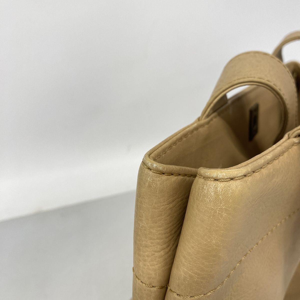 Chanel Tote Bag Leather Beige Gold — view 8