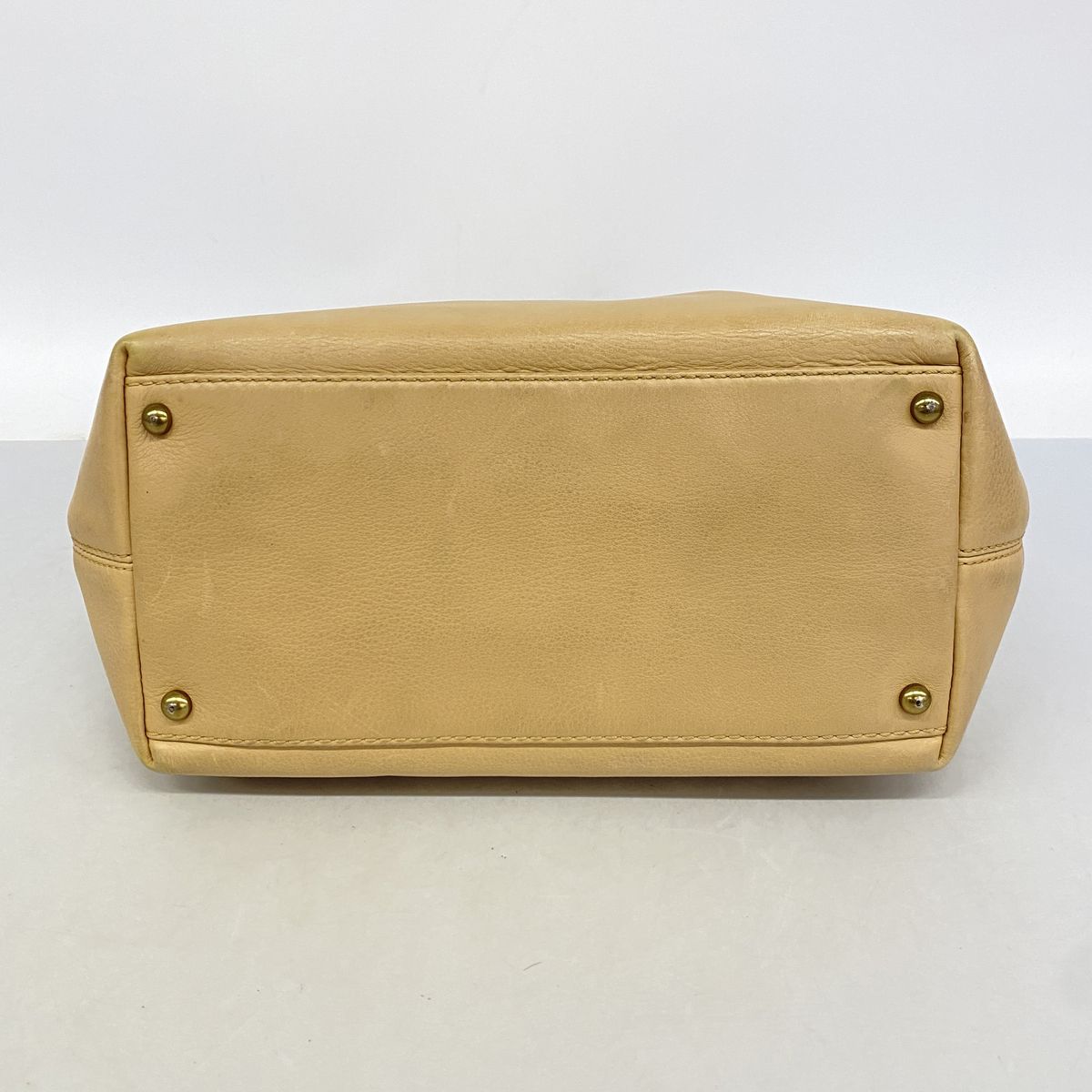 Chanel Tote Bag Leather Beige Gold — view 3