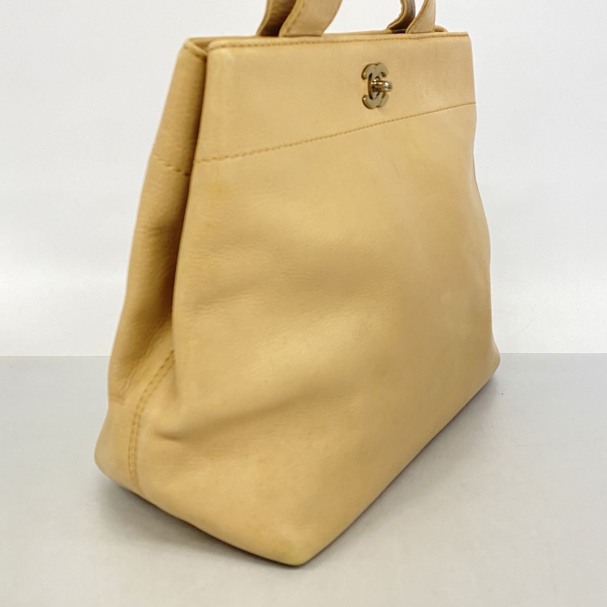 Chanel Tote Bag Leather Beige Gold — view 2