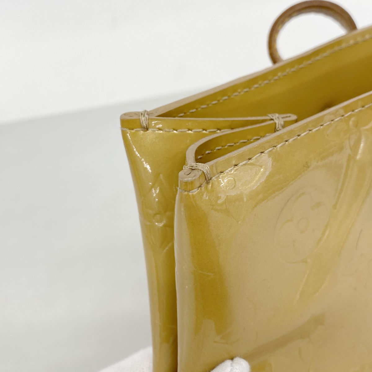Louis Vuitton Handbag Vernis Reade PM Noisette — view 7
