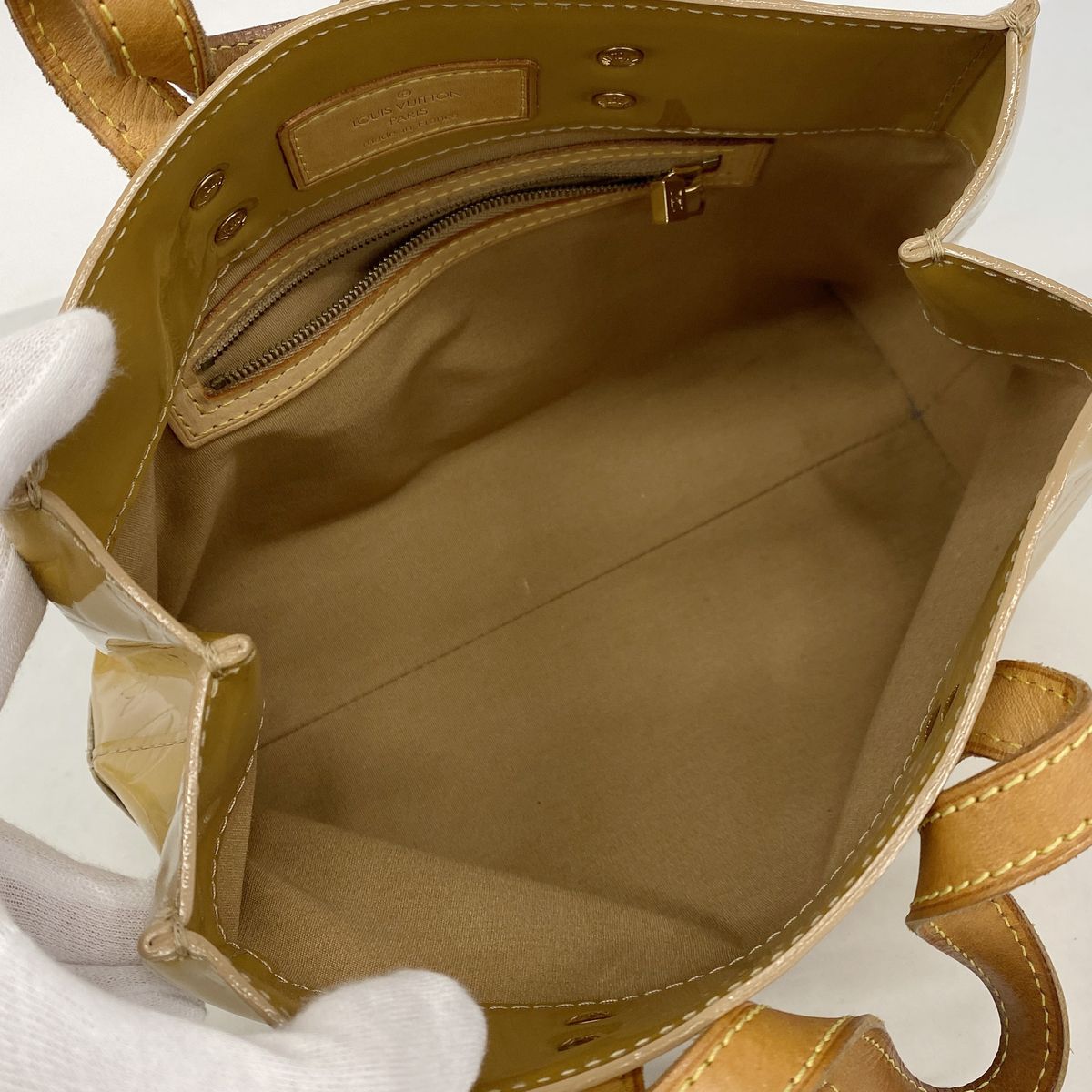Louis Vuitton Handbag Vernis Reade PM Noisette — view 4