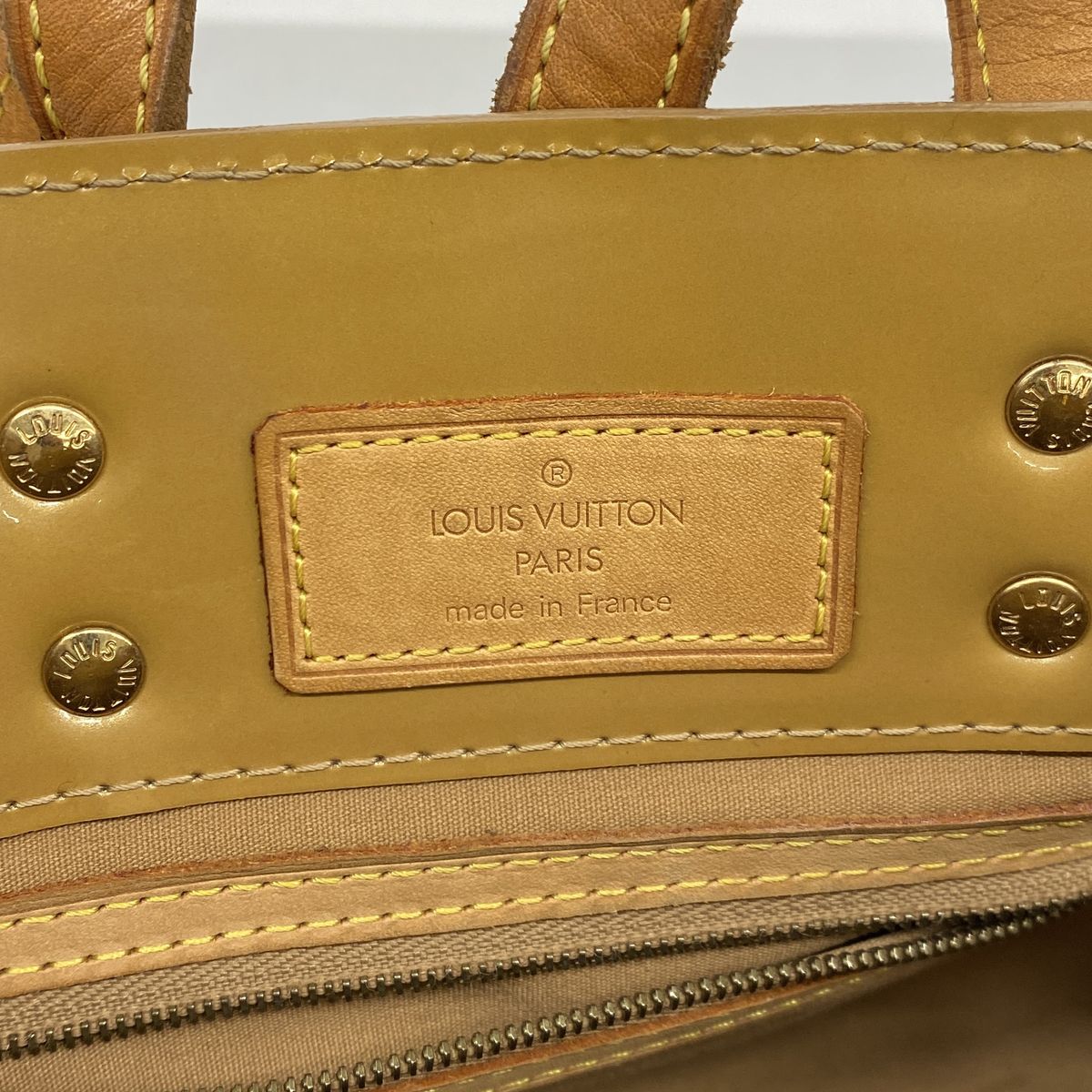 Louis Vuitton Handbag Vernis Reade PM Noisette — view 5
