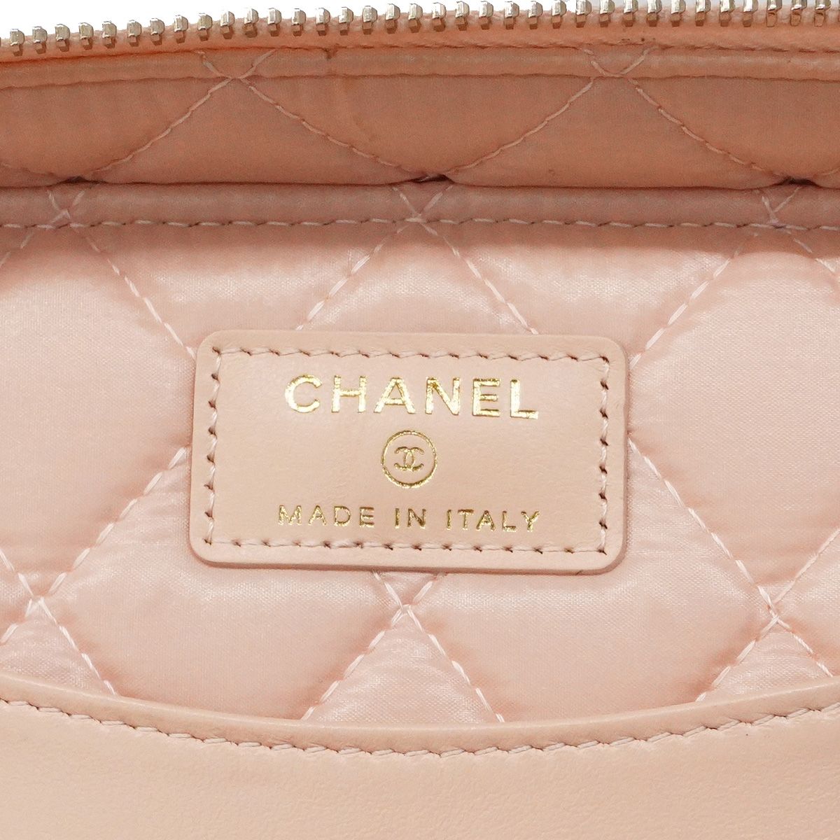 Chanel Vanity Bag Quilted Caviar Leather Pink Champagne Gold — view 5