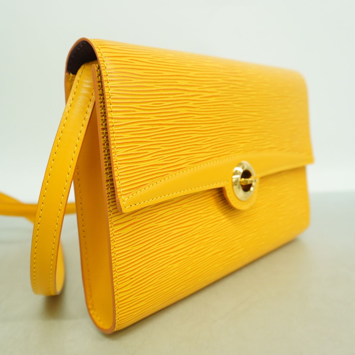 Louis Vuitton Shoulder Bag Epi Arche Jaune — view 2