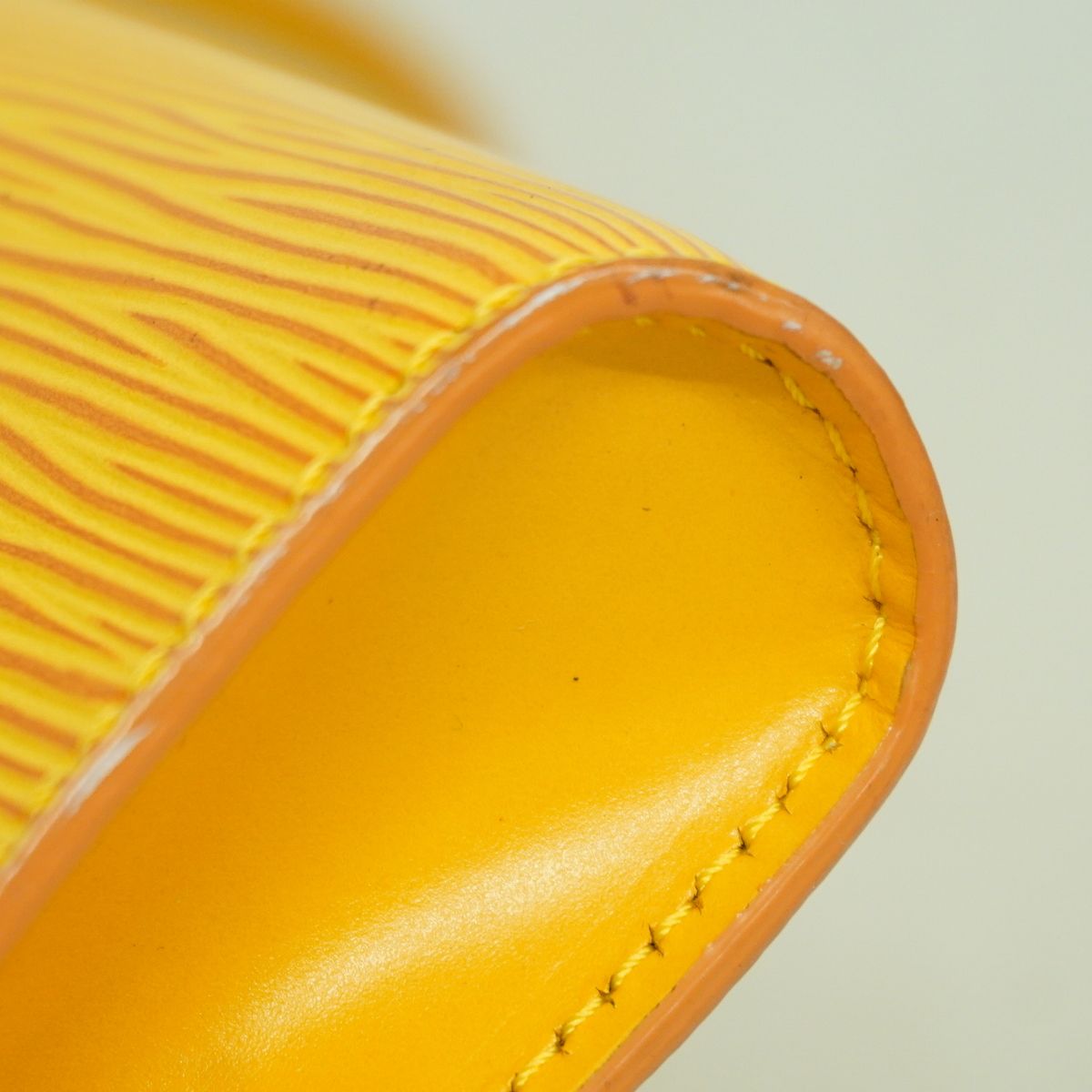 Louis Vuitton Shoulder Bag Epi Arche Jaune — view 6