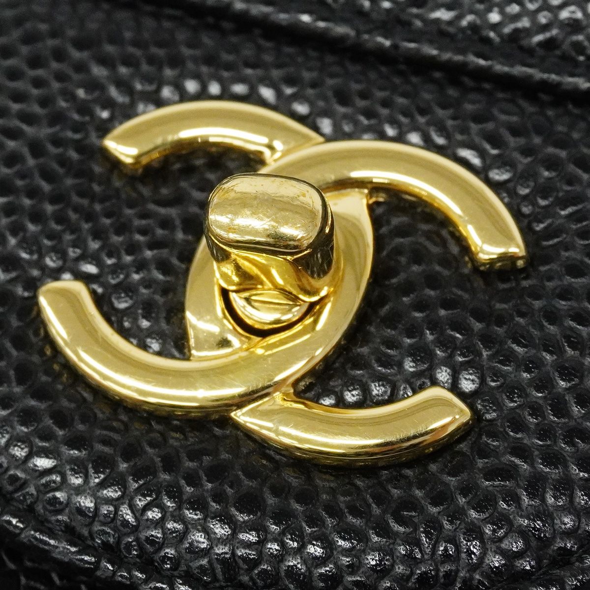Chanel Shoulder Bag Maxi Quilted Caviar Leather Black Gold — view 7
