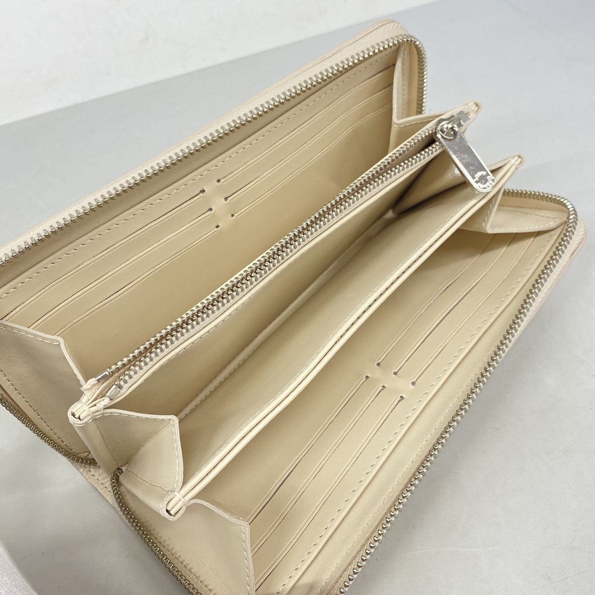 Louis Vuitton Wallet Mahina Zippy Link Quartz — view 3