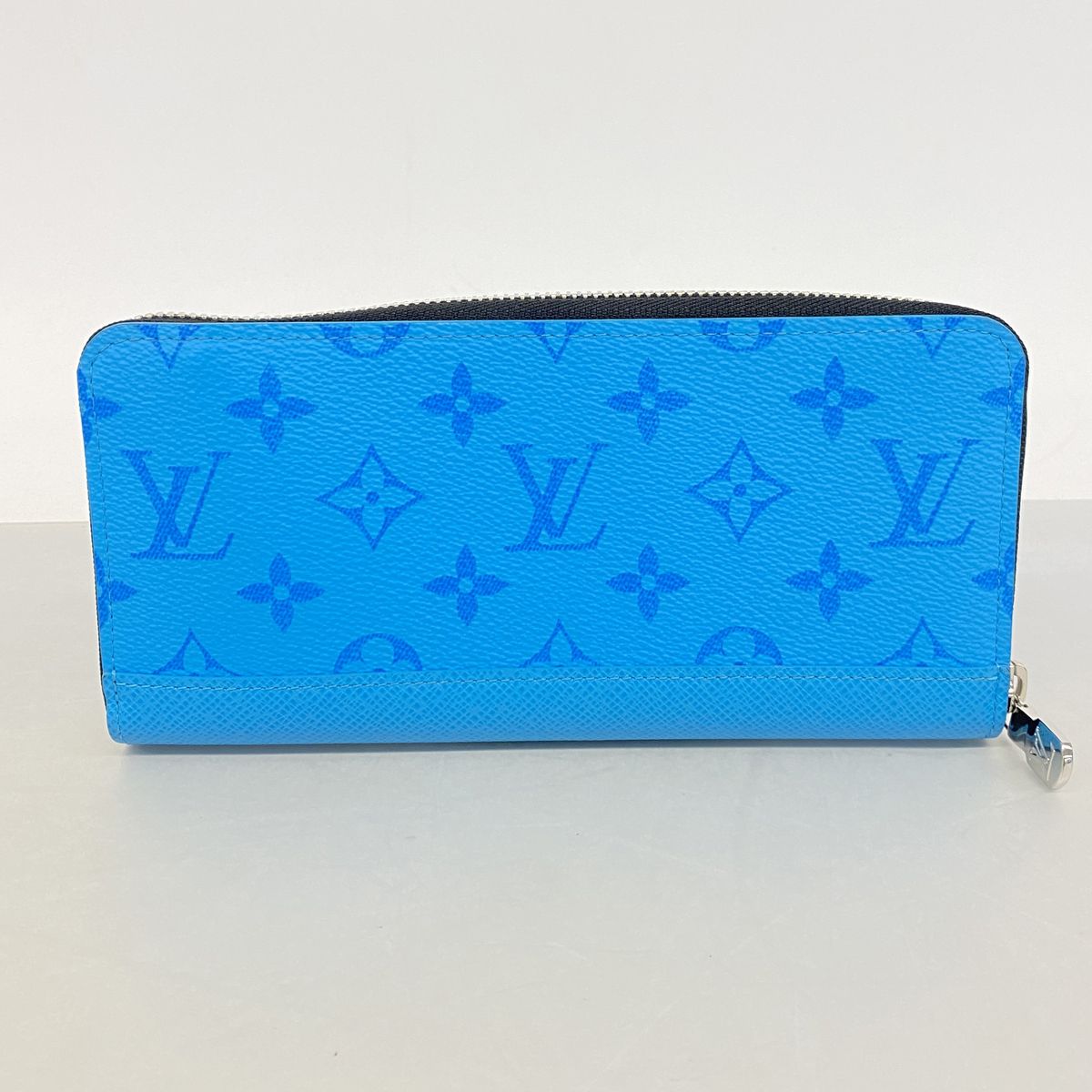 Louis Vuitton Wallet Taigarama Zippy Horizontal Tropical Blue — view 7
