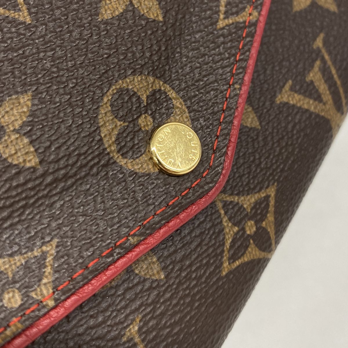 Louis Vuitton Wallet Monogram Portefeuille Sarah Retiro Cerise — view 7