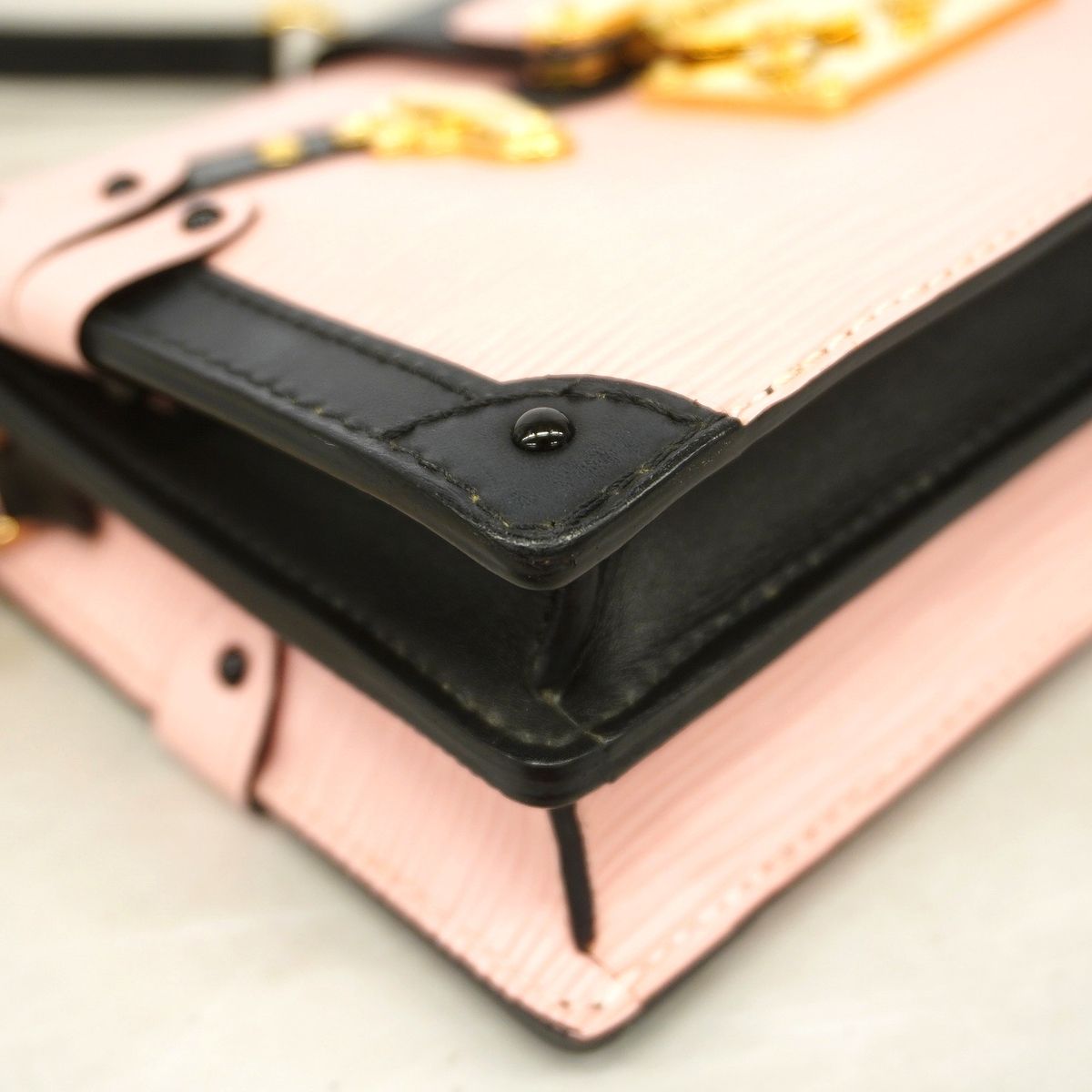 Louis Vuitton Shoulder Bag Epi Trunk Clutch Rose Ballerine — view 6
