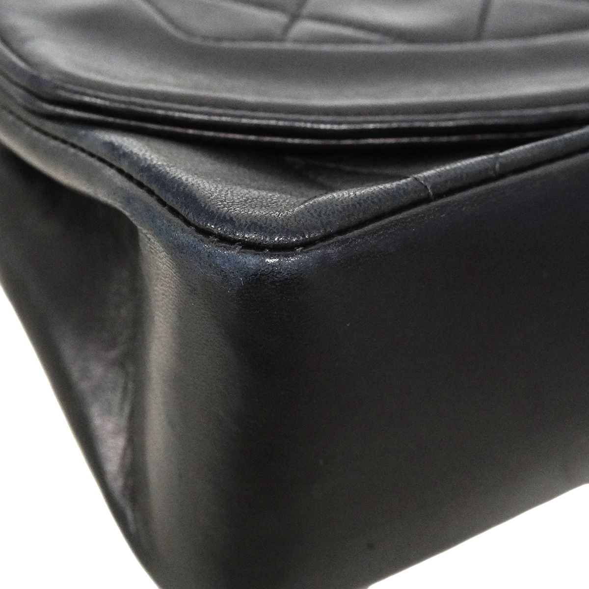 Chanel Shoulder Bag Diana Lambskin Black Gold — view 6