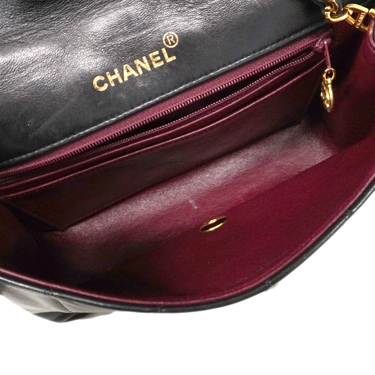 Chanel Shoulder Bag Diana Lambskin Black Gold — view 4