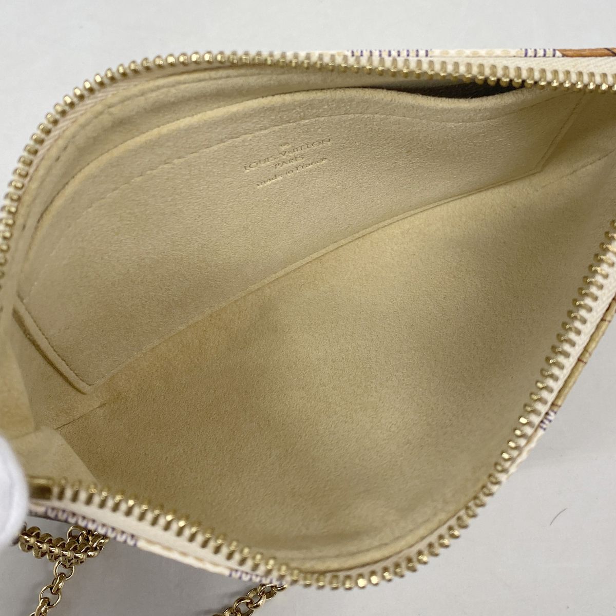 Louis Vuitton Pouch Damier Azur Label Collection Pochette Mila MM White — view 4