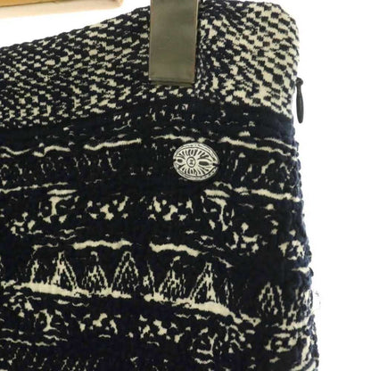 Chanel All Over Print CC Logo Fukure Knit Skirt Fitted Jacquard Navy White 38 — view 3