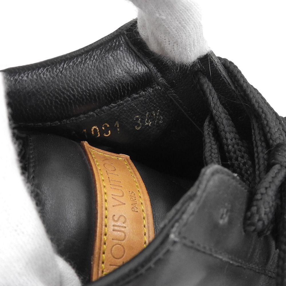 Louis Vuitton Leather Low-Top Sneakers Black — view 6