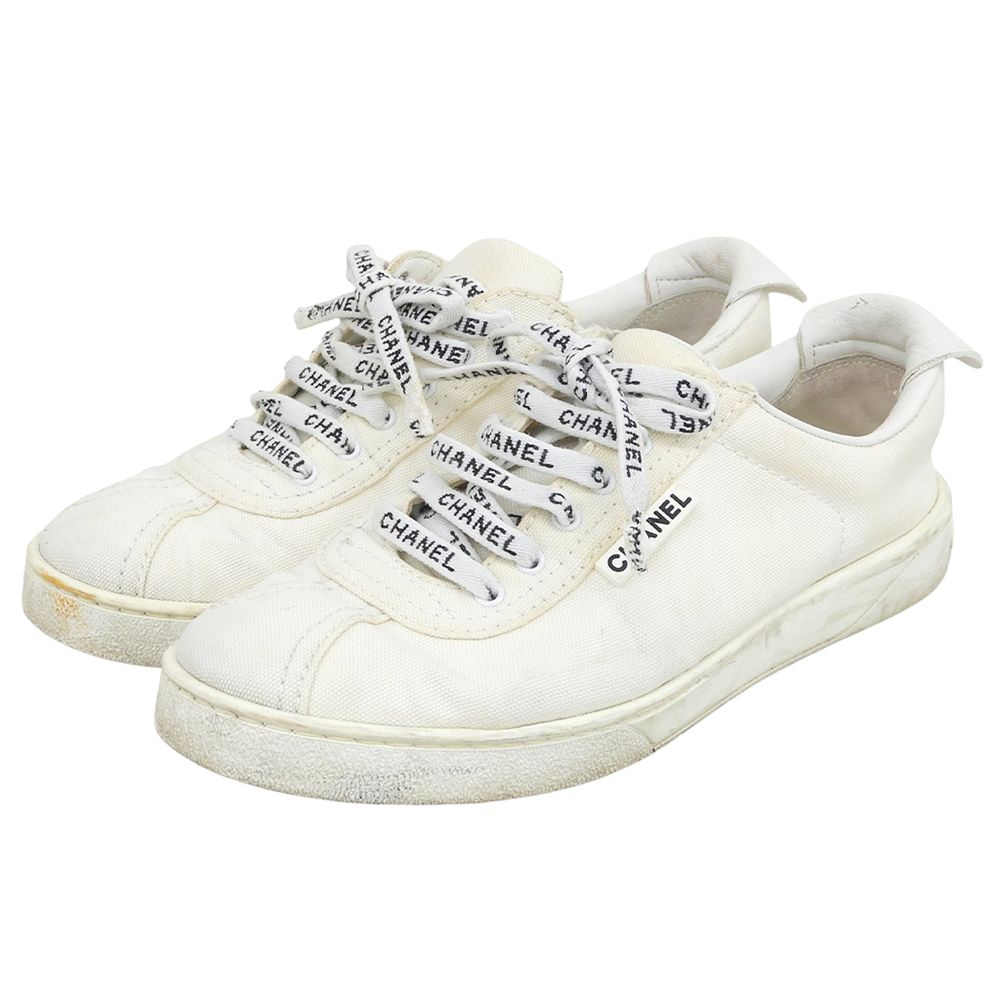 Chanel CC Logo Canvas Low-Top Sneakers White