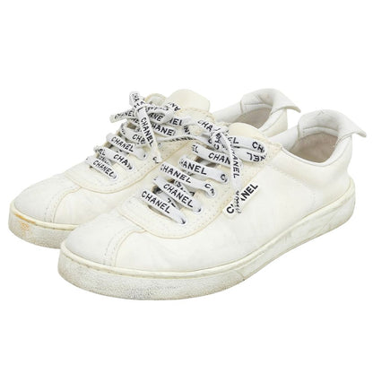 Chanel CC Logo Canvas Low-Top Sneakers White