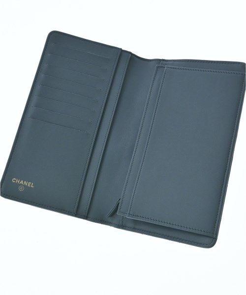 Chanel Matelasse Bifold Wallet CC Logo — view 3