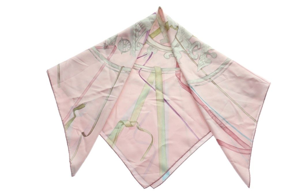 Hermes Carre 90 Scarf Silk Shawl Pink — view 2
