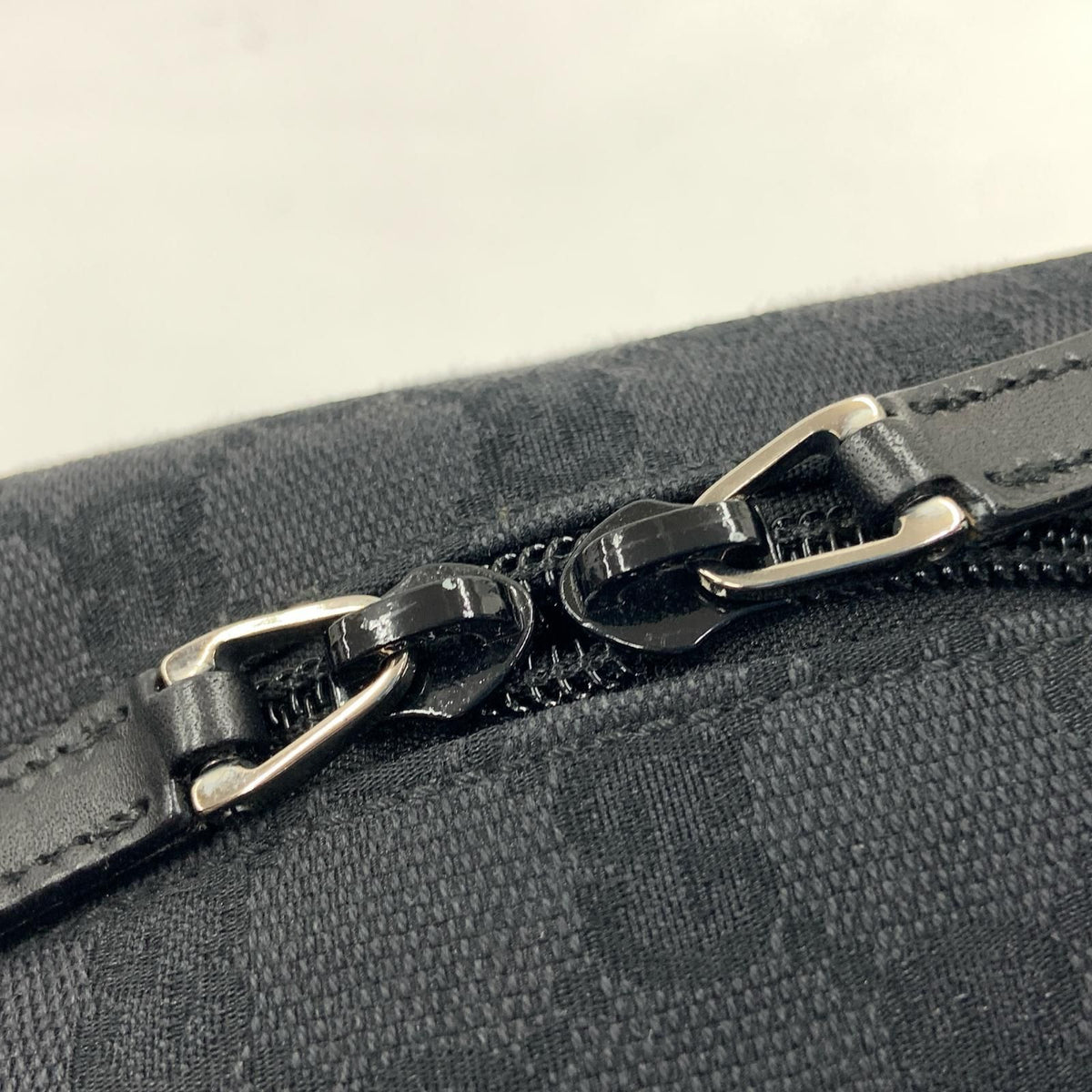 Gucci GG Canvas Shoulder Bag Black — view 2