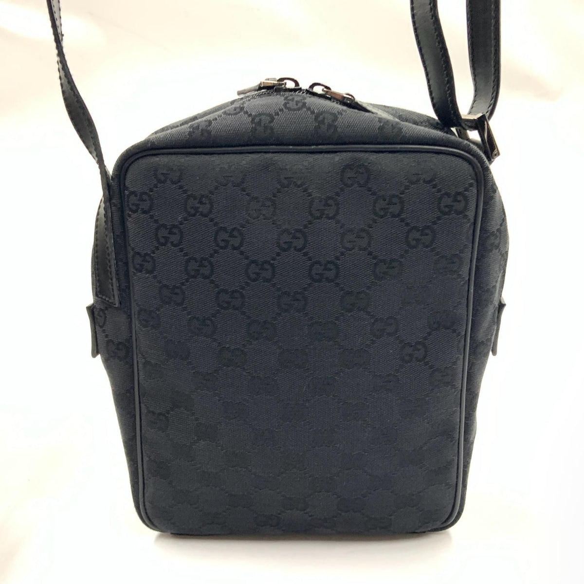 Gucci GG Canvas Shoulder Bag Black — view 3