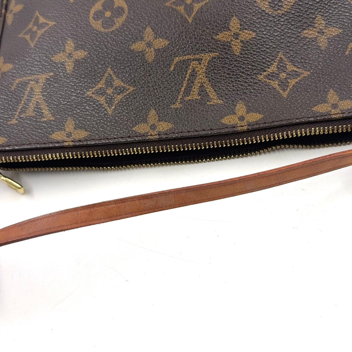 Louis Vuitton Pochette Accessoires Monogram Leather Brown Light Handbag Gold — view 6