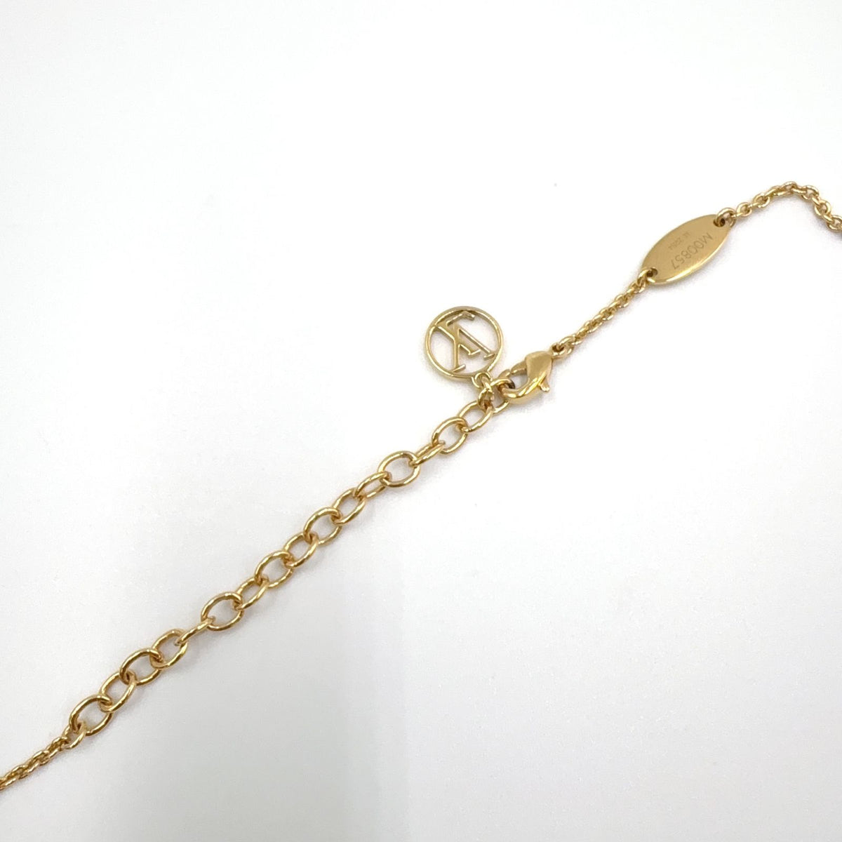 Louis Vuitton Essential V Metal Gold Necklace — view 7