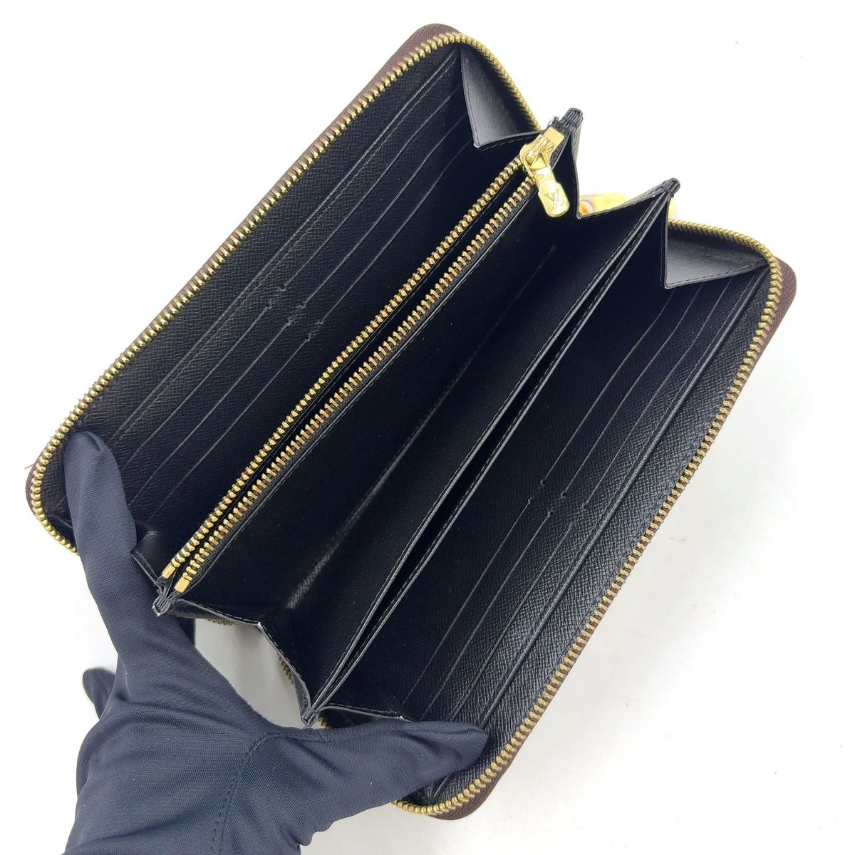 Louis Vuitton Zippy Wallet Monogram Giant Leather Brown Round Gold — view 3