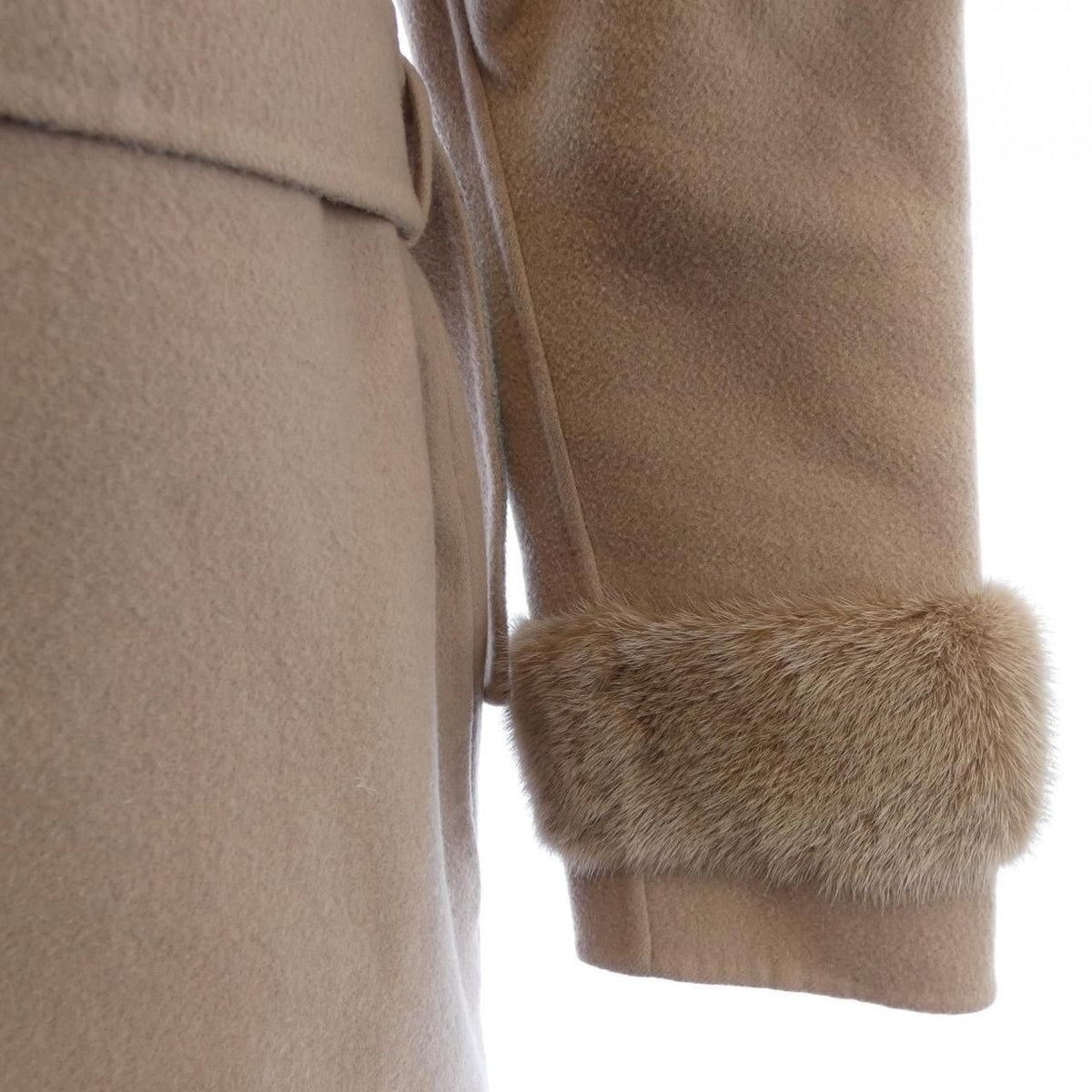 Fendi Coat Beige — view 6