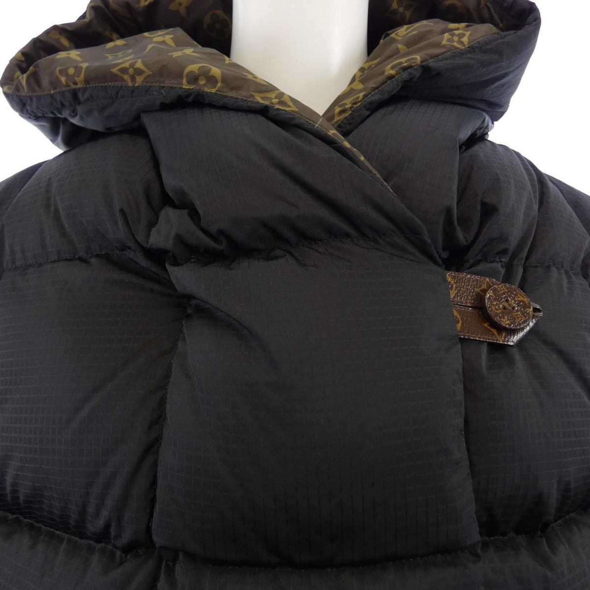 Louis Vuitton Long Sleeve Pillow Puffer Jacket Down — view 5