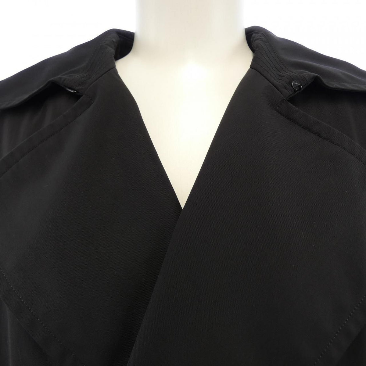 Louis Vuitton Trench Coat — view 5